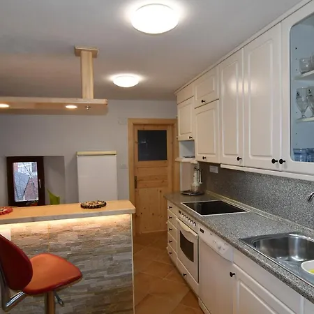 Apartment Perunika *